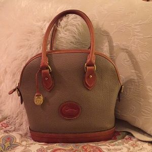 ✨Dooney & Bourke Satchel✨